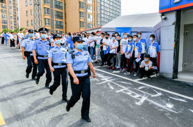 IM电竞 IM电竞app襄阳保康警方全力以“护”筑牢校园安防屏障(图3)