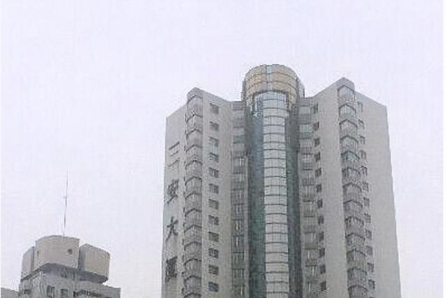 “西安第一烂尾楼”到现在依旧毫无消息曾想打造国际商务区IM电竞 IM电竞平台(图3)