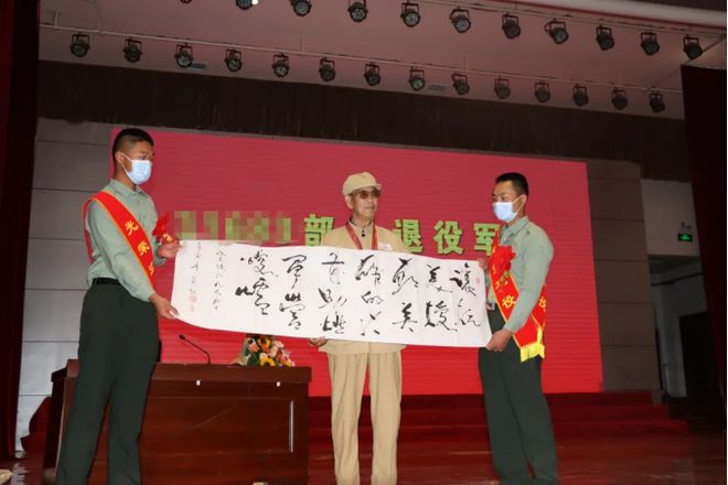 永登县退役军人事IM电竞 IM电竞app务局组织开展“红色文化”暨“政策法规”进军营活动(图1)