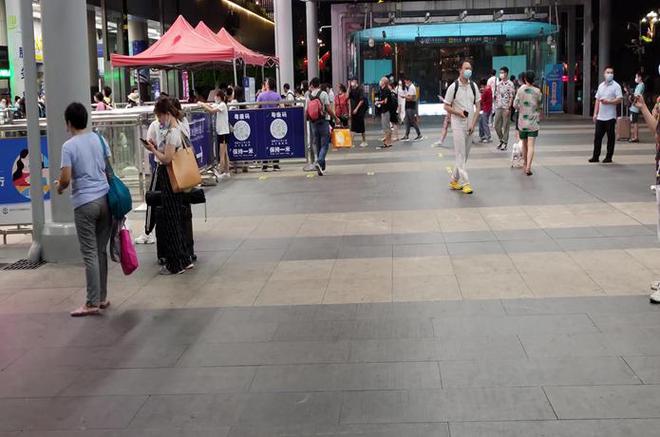 广东省一个国际大都市毗邻香港IM电竞 IM电竞平台吃喝玩乐扬名中外(图1)
