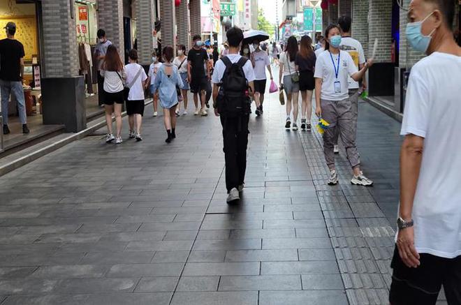 广东省一个国际大都市毗邻香港IM电竞 IM电竞平台吃喝玩乐扬名中外(图2)