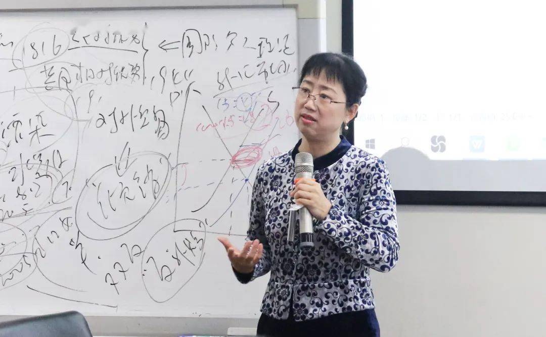 纵论大国博弈搜索《国际商务》IM电竞 IM电竞app之机遇(图1)
