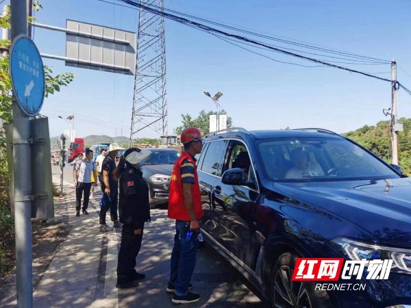 望城桥驿：员“IM电竞 电子竞技平台闪亮”在森林防灭火一线(图2)