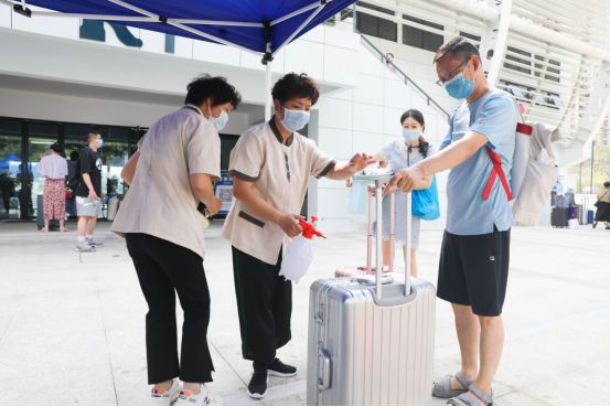 双胞胎、国IM电竞 IM电竞app际生、首批北京学生一花样“萌新”亮相温肯2022迎新季(图6)