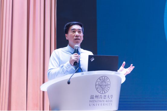 双胞胎、国IM电竞 IM电竞app际生、首批北京学生一花样“萌新”亮相温肯2022迎新季(图7)