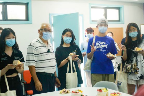 双胞胎、国IM电竞 IM电竞app际生、首批北京学生一花样“萌新”亮相温肯2022迎新季(图3)