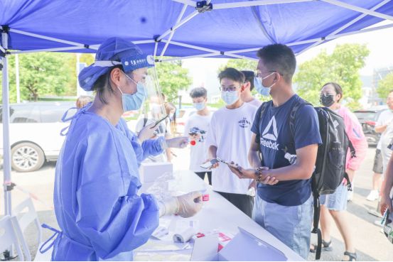 双胞胎、国IM电竞 IM电竞app际生、首批北京学生一花样“萌新”亮相温肯2022迎新季(图5)