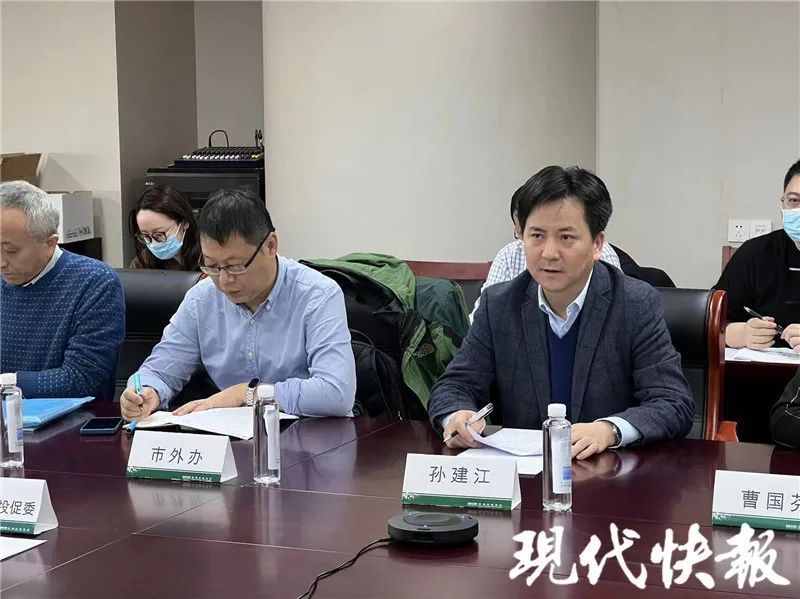 万IM电竞 IM电竞平台企出海抢订单！多地​包机赴海外招商冲上热搜(图3)