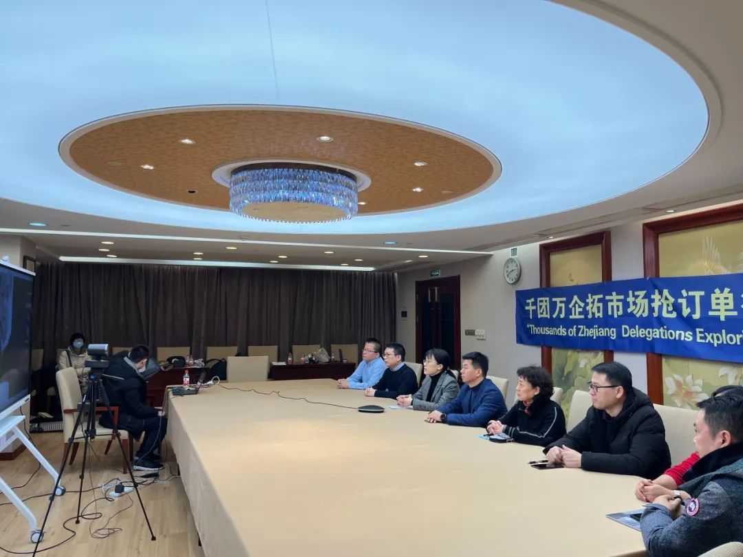 万IM电竞 IM电竞平台企出海抢订单！多地​包机赴海外招商冲上热搜(图2)
