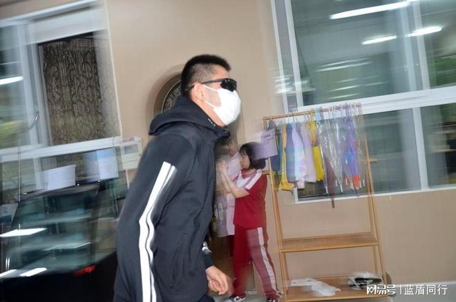 安防宣讲+处突演练 警盾走IM电竞 IM电竞平台进漫卡幼儿园(图2)