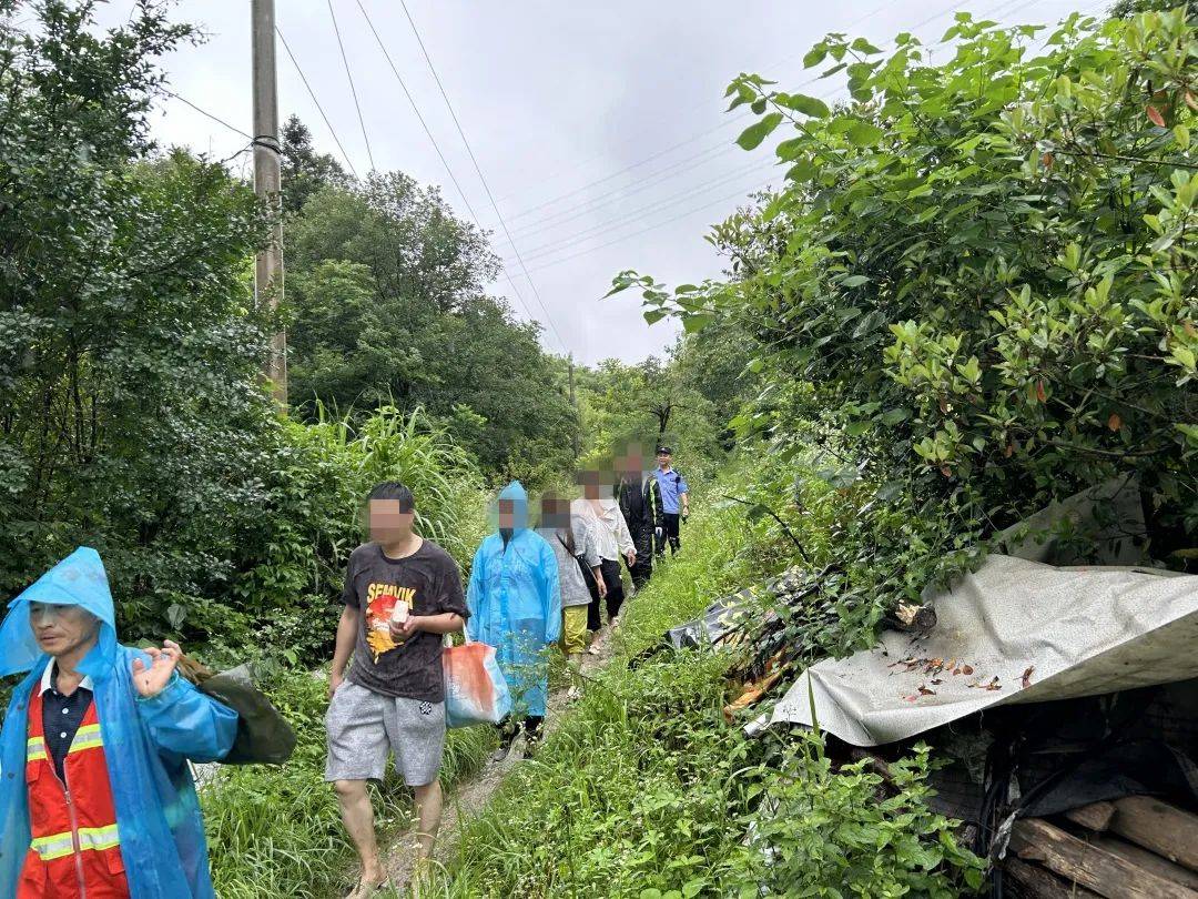 新一轮强降雨来袭IM电竞 电子竞技平台派出所所长送上安防知识→(图1)
