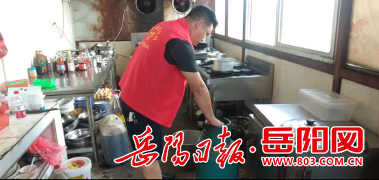 华容县章华镇栗树村开展安防工作“夏季攻IM电竞 IM电竞平台势”(图2)