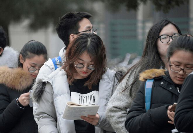 张雪峰线大专业考研别报最后一个专业看见赶IM电竞 IM电竞app紧跑(图2)