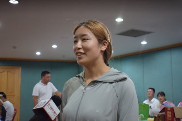 公关协会搭桥 助农直播带货——第二十五届中国农产品加工投洽会助农专场直播带IM电竞 IM电竞app货选品工作火热进行(图6)