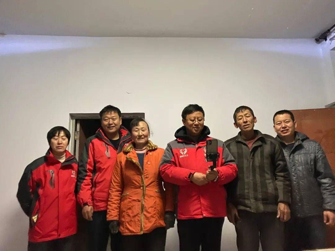 文明实践在行动｜义工协会持续开展“直播带货、助农增收”线上+线下联动模式IM电竞 电子竞技平台(图1)