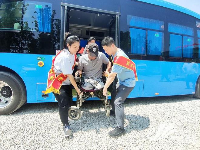IM电竞 电子竞技平台贾汪区残联肢残协会举办第三十三次“全国助残日”活动(图1)