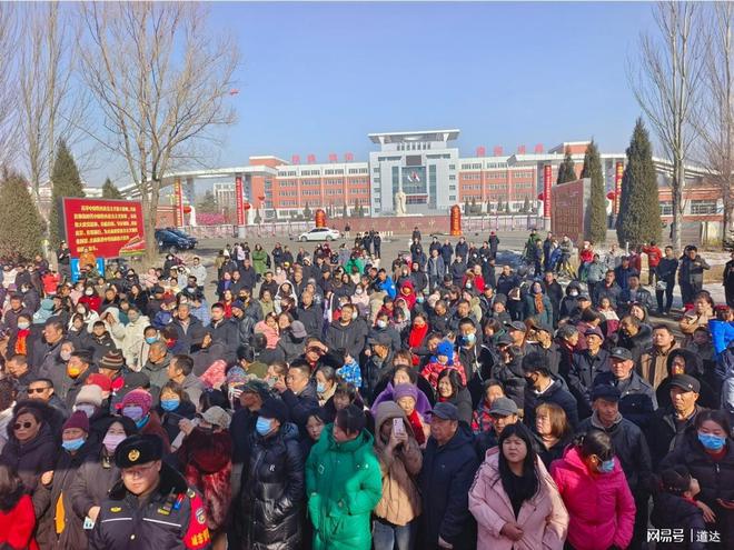 IM电竞 IM电竞app灵丘县网络表演直播协会直播元宵节街头行进式表演弘扬民俗文化(图3)