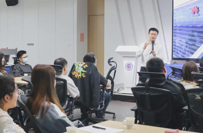 揭秘华为成功内在基因！协会“助企讲座”第八站走进武汉安域IM电竞 IM电竞app(图2)