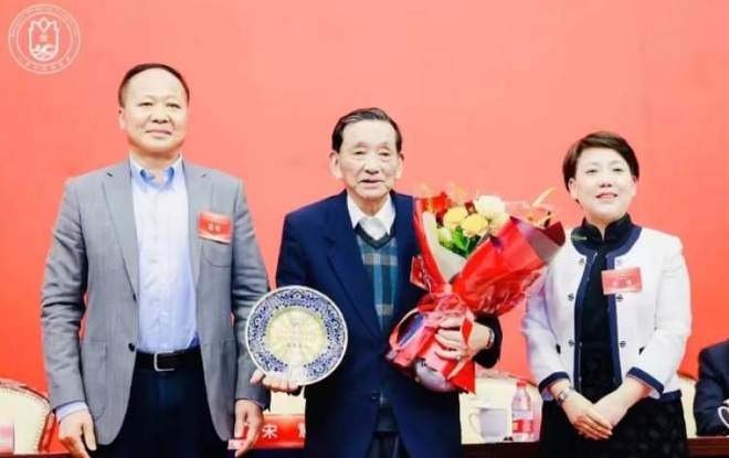IM电竞 IM电竞平台启航新征程 “泳”者续华章上海市游泳协会成功换届(图2)