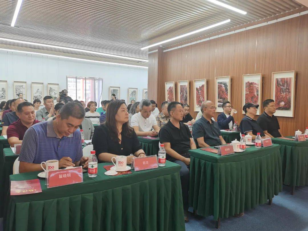 IM电竞 电子竞技平台9大直播展厅！通州区文化网络直播协会落户宋庄助艺术小镇开启新征程(图2)