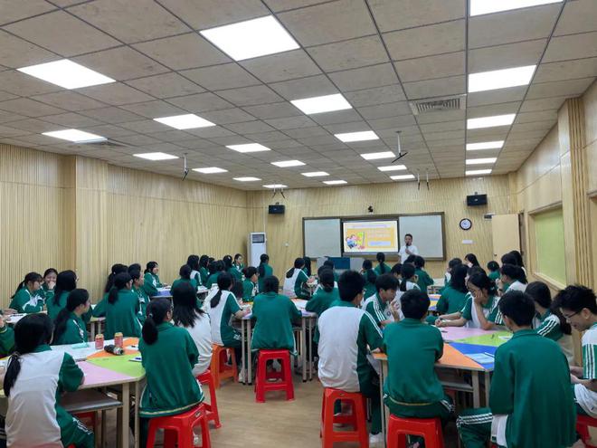 IM电竞 电子竞技平台化州市互联网协会走进市实验中学开展预防网络沉迷宣教活动(图1)